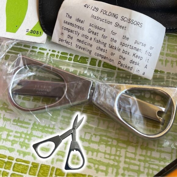 Vintage Sewing Needles Nurge Bobbins Pin Cushions Scissor Thread Neiman’s Tin - Picture 14 of 16